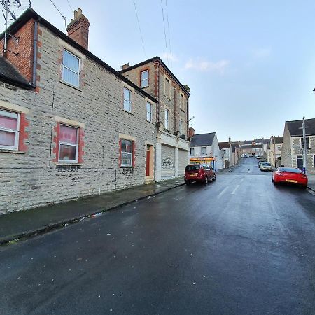 F3 2 Bedroomed Town House - Free Parking - Super 150 Mbps Wifi Near Gavin N Stacey Film House - 1 Free Dog Allowed Barry Esterno foto