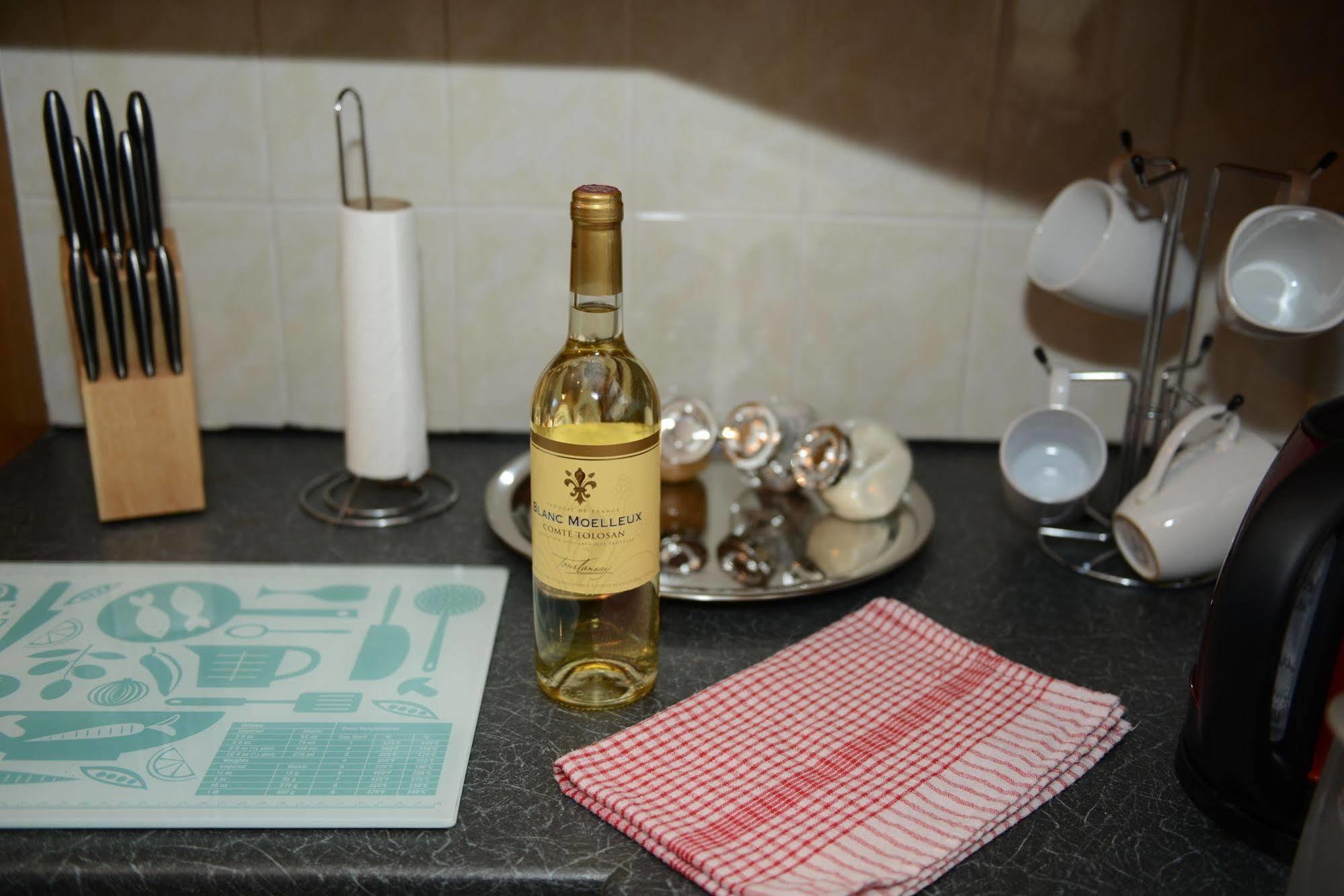 F3 2 Bedroomed Town House - Free Parking - Super 150 Mbps Wifi Near Gavin N Stacey Film House - 1 Free Dog Allowed Barry Esterno foto