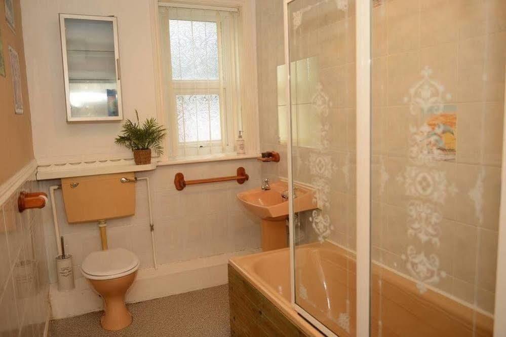 F3 2 Bedroomed Town House - Free Parking - Super 150 Mbps Wifi Near Gavin N Stacey Film House - 1 Free Dog Allowed Barry Esterno foto