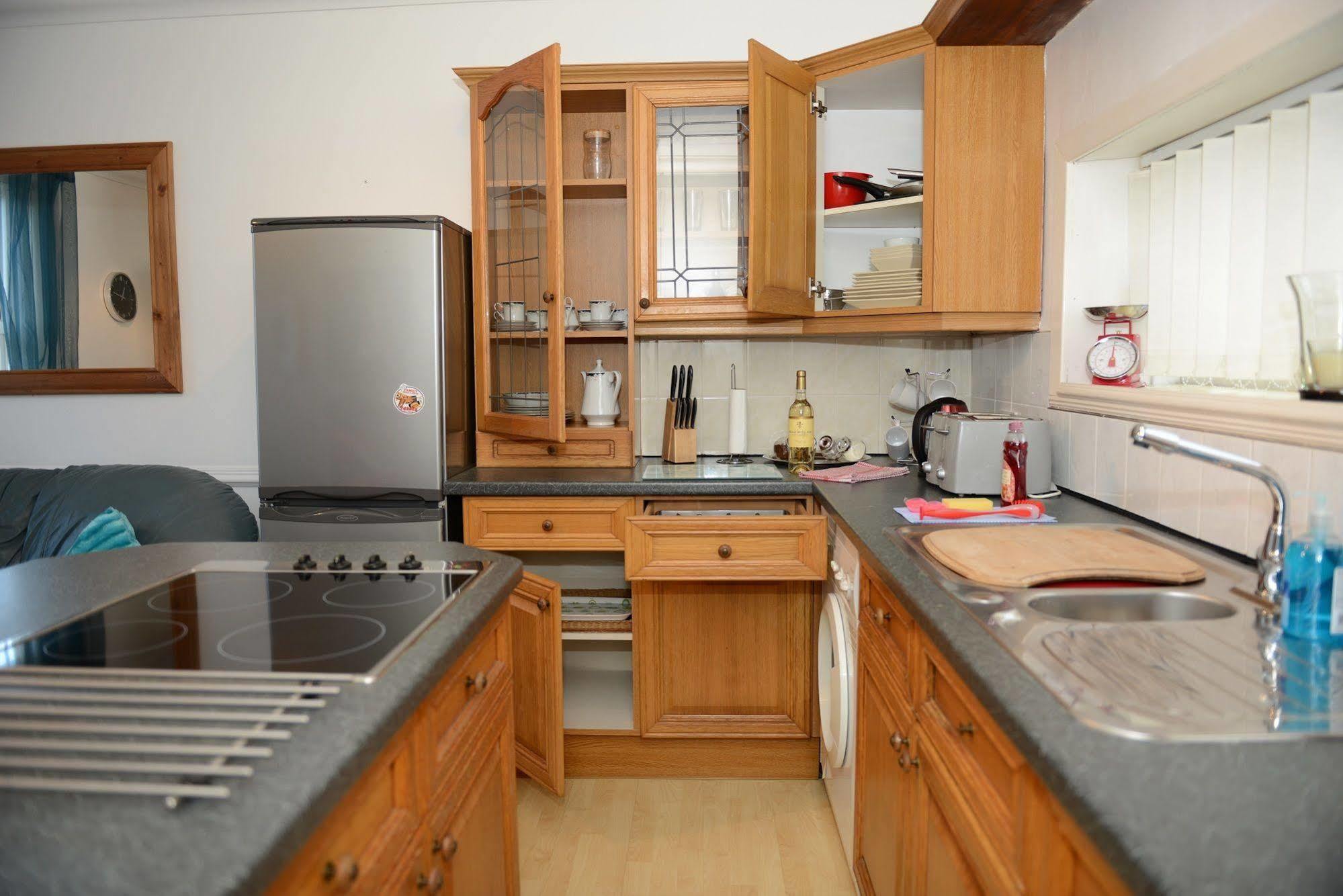 F3 2 Bedroomed Town House - Free Parking - Super 150 Mbps Wifi Near Gavin N Stacey Film House - 1 Free Dog Allowed Barry Esterno foto