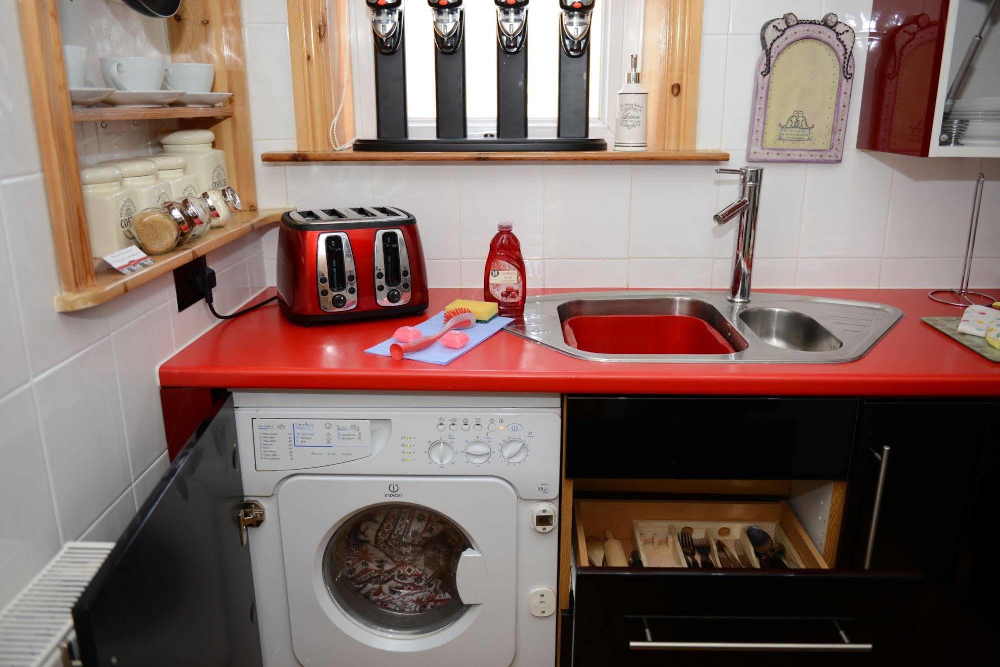 F3 2 Bedroomed Town House - Free Parking - Super 150 Mbps Wifi Near Gavin N Stacey Film House - 1 Free Dog Allowed Barry Esterno foto